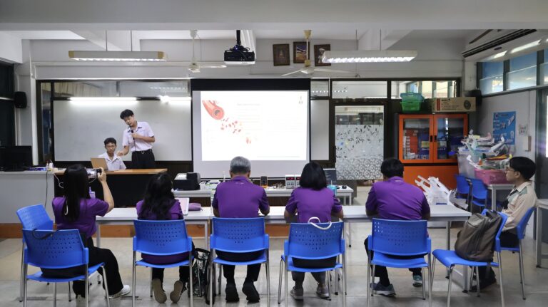 คณะกรรมการโครงการประกวดนวัตกรรมโรงเรียน เขตพื้นที่ภาคตะวันออก (EECi) ติดตามผลการดำเนินงานนักเรียนผู้เข้าแข่งขัน