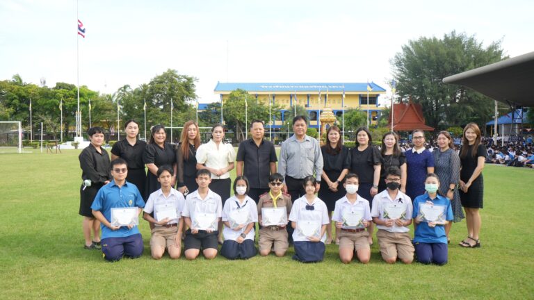 พิธีมอบเกียรติบัตร ของกลุ่มสาระการเรียนรู้ภาษาต่างประเทศ