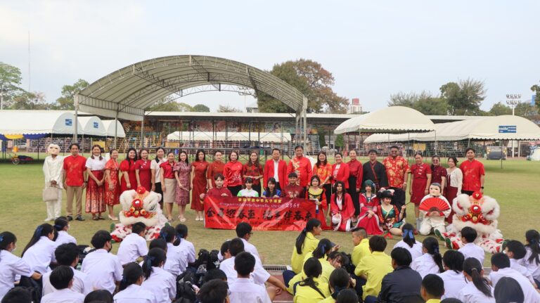 กิจกรรมเฉลิมฉลองเทศกาลวันตรุษจีน ดำเนินงานโดยคณะครูและนักเรียนจากศูนย์ภาษาเอเชียตะวันออก